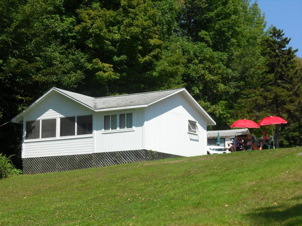 White Oak Motel & Cottages Holderness Екстериор снимка