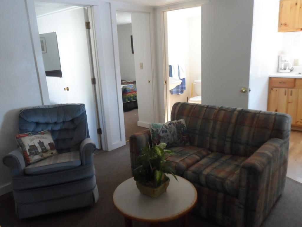 White Oak Motel & Cottages Holderness Стая снимка