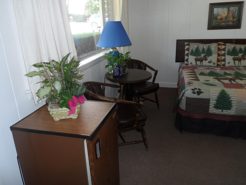 White Oak Motel & Cottages Holderness Стая снимка