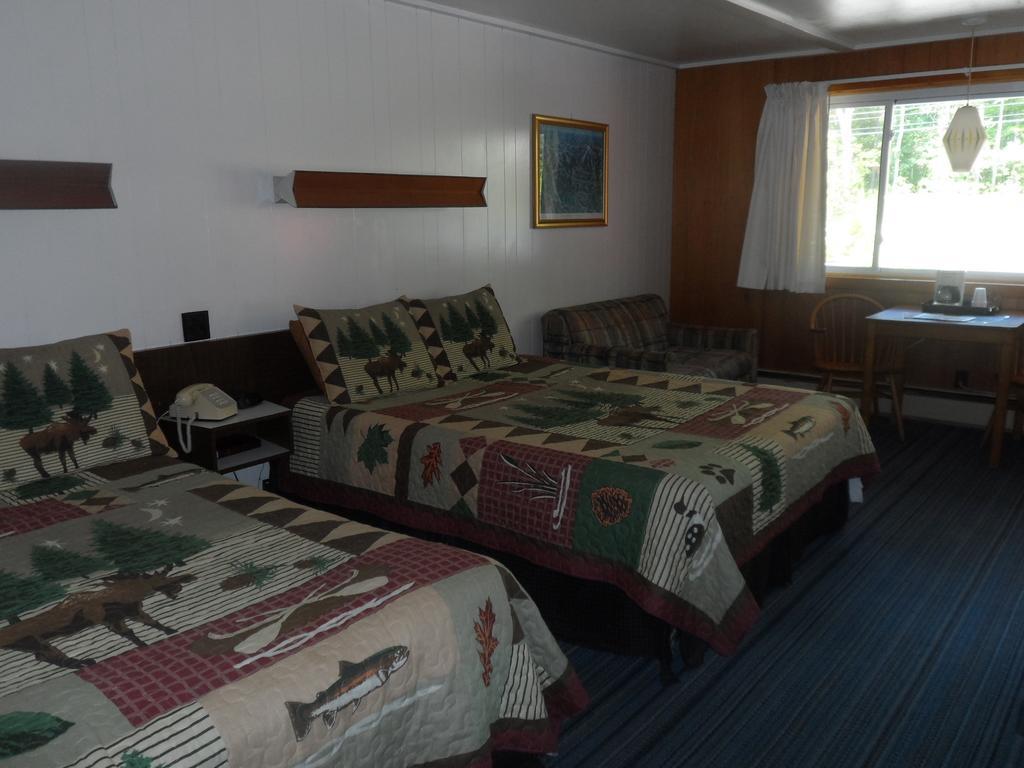 White Oak Motel & Cottages Holderness Стая снимка