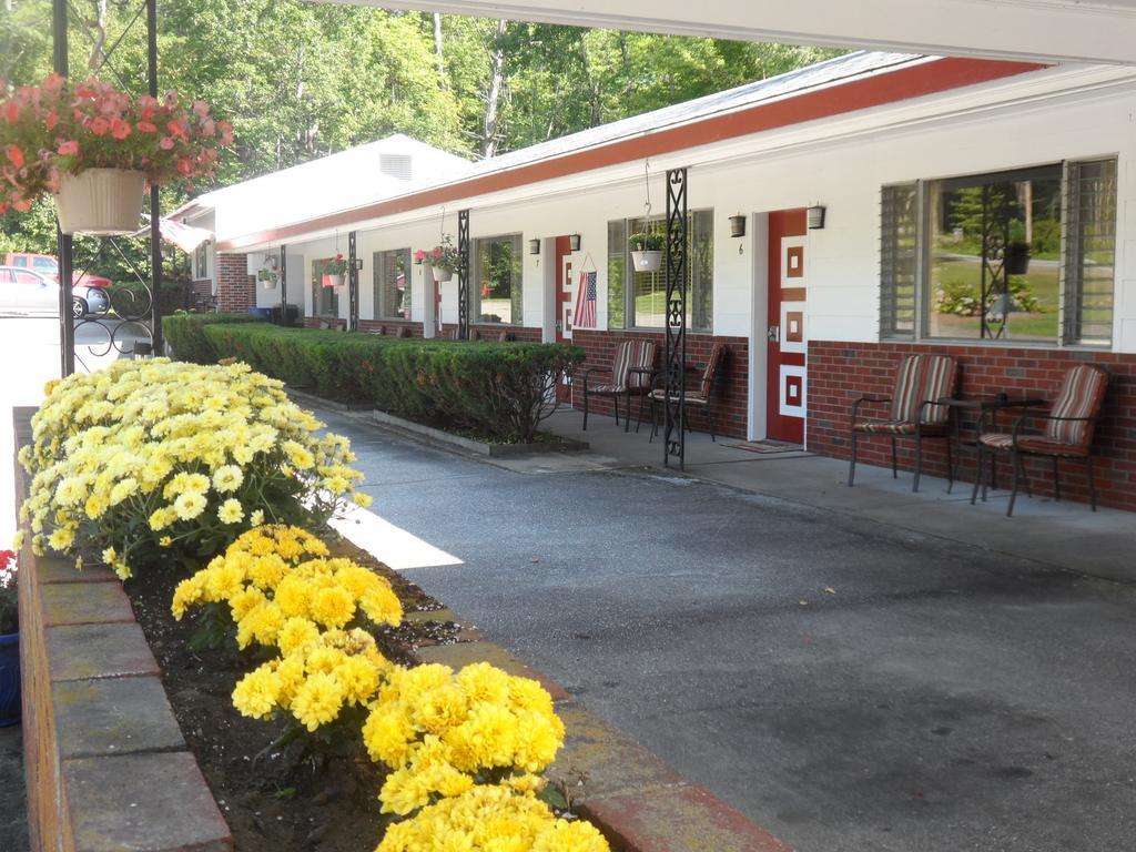 White Oak Motel & Cottages Holderness Екстериор снимка