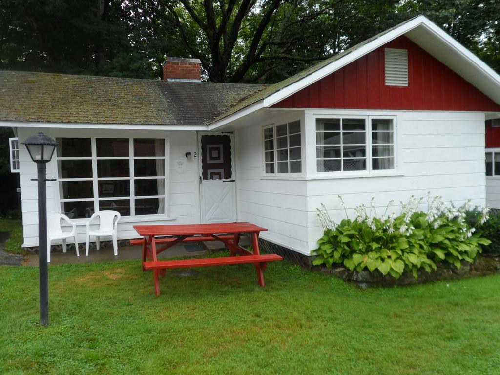 White Oak Motel & Cottages Holderness Стая снимка
